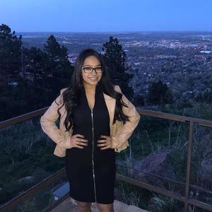 Meet your Posher, Dayana